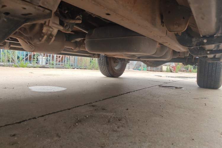 Used JMC Yuhu 7 2023 2.0T Automatic Diesel 4x4 Comfort Version Standard Wheelbase Chassis Front Left