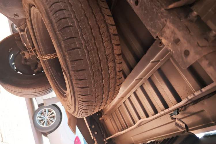 Used JMC Yuhu 7  Chassis Rear Left