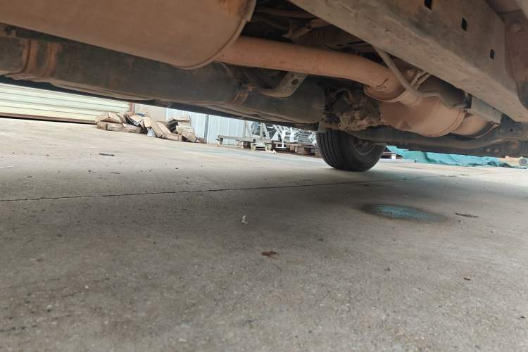 Used JMC Yuhu 7 2023 2.0T Automatic Diesel 4x4 Comfort Version Standard Wheelbase Chassis Rear Right