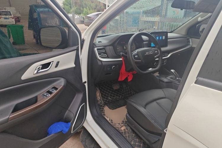 Used JMC Yuhu 7 2023 2.0T Automatic Diesel 4x4 Comfort Version Standard Wheelbase Driver Seat