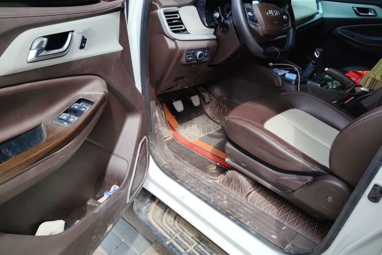 Used JMC Yuhu 7 2023 2.0T Manual Diesel 4x4 Comfort Version Standard Wheelbase Driver Seat