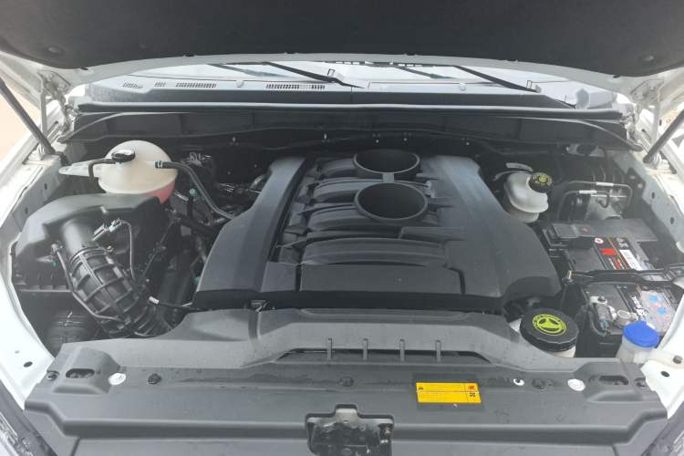 Used JMC Yuhu 7 2023 2.0T Automatic Gasoline 4x4 Comfort Edition Standard Wheelbase Engine Bay