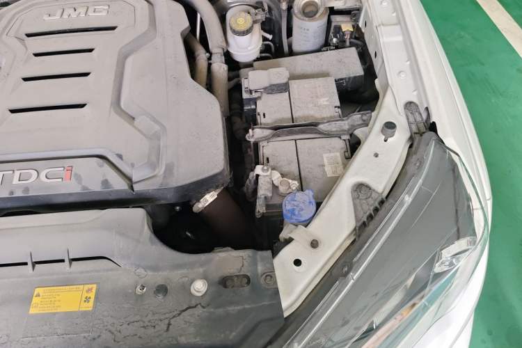 Used JMC Yuhu 7 2023 2.0T Automatic Diesel Two-Wheel Drive Comfort Version Standard Wheelbase Engine Bay Left