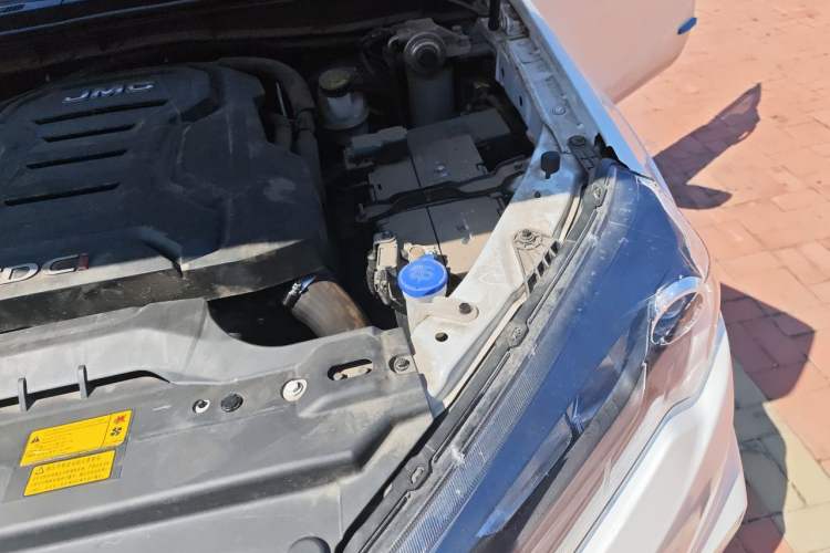 Used JMC Yuhu 7  Engine Bay Left