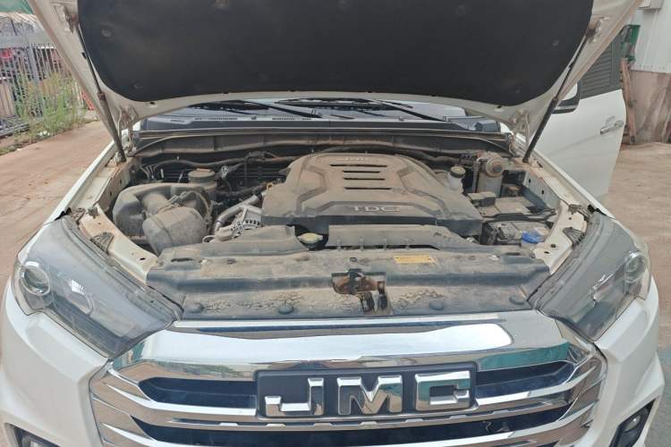 Used JMC Yuhu 7 2023 2.0T Automatic Diesel 4x4 Comfort Version Standard Wheelbase Engine Bay
