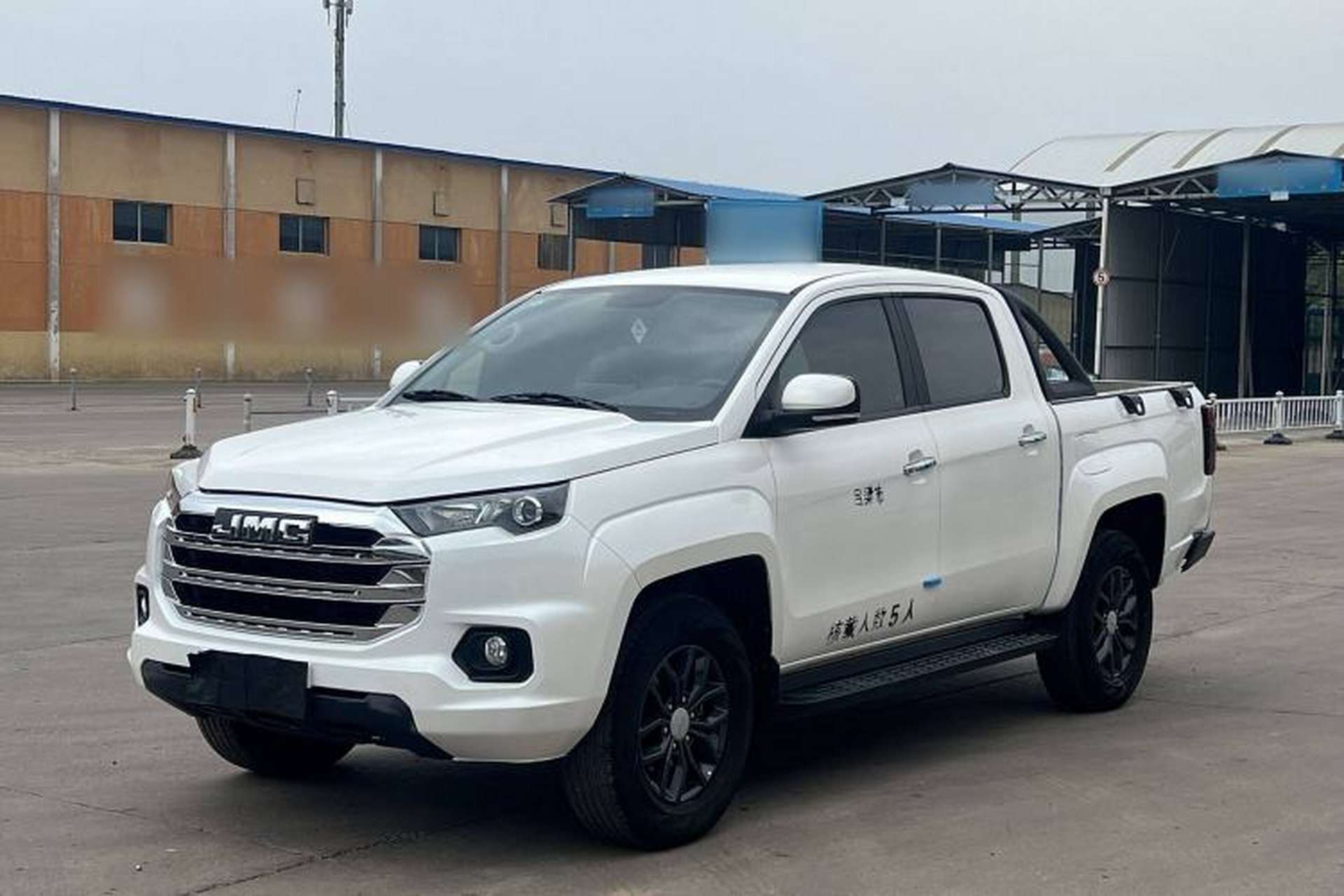 Used JMC Yuhu 7 2023 2.0T Automatic Gasoline 4x4 Comfort Edition Standard Wheelbase Front Left 45 Deg