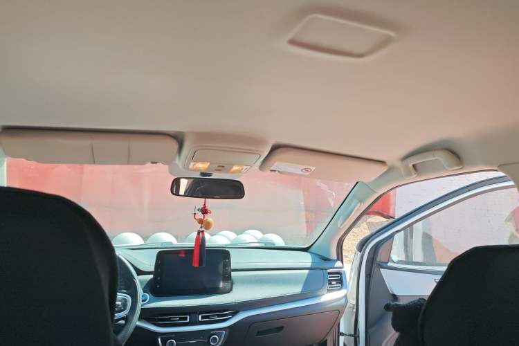 Used JMC Yuhu 7  Headliner
