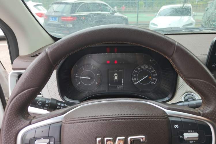 Used JMC Yuhu 7 2023 2.0T Manual Diesel Two-Wheel-Drive Comfort Plus Long Wheelbase Instrument Cluster