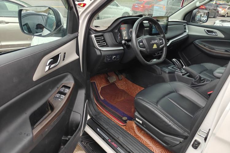 Used JMC Yuhu 7 2023 2.0T Automatic Diesel 4x4 Comfort Plus Long Wheelbase Interior 6