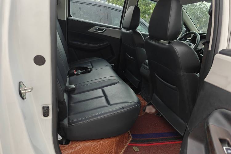 Used JMC Yuhu 7 2023 2.0T Automatic Diesel 4x4 Comfort Plus Long Wheelbase Interior 9