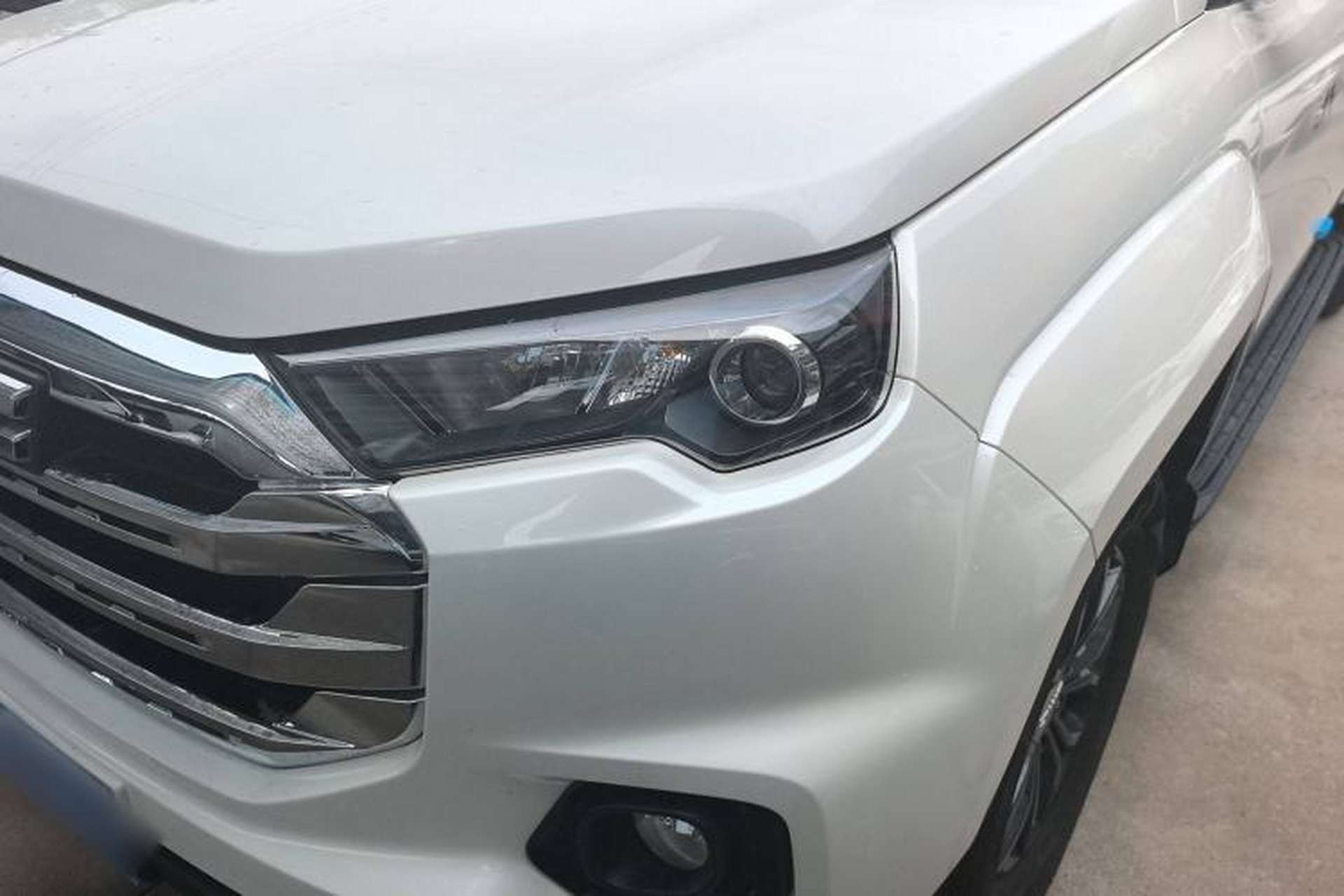 Used JMC Yuhu 7 2023 2.0T Automatic Gasoline 4x4 Comfort Edition Standard Wheelbase Left Front Headlight