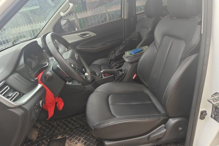 Used JMC Yuhu 7 2023 2.0T Automatic Diesel 4x4 Comfort Version Standard Wheelbase Left Front Seat