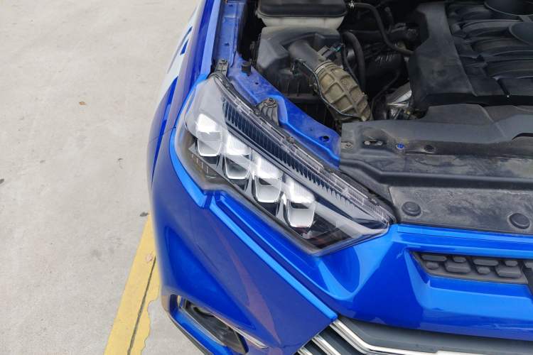 Used JMC Yuhu 9 2019 2.0T Automatic Gasoline Two-Wheel Drive Comfort Edition Engine Bay Right