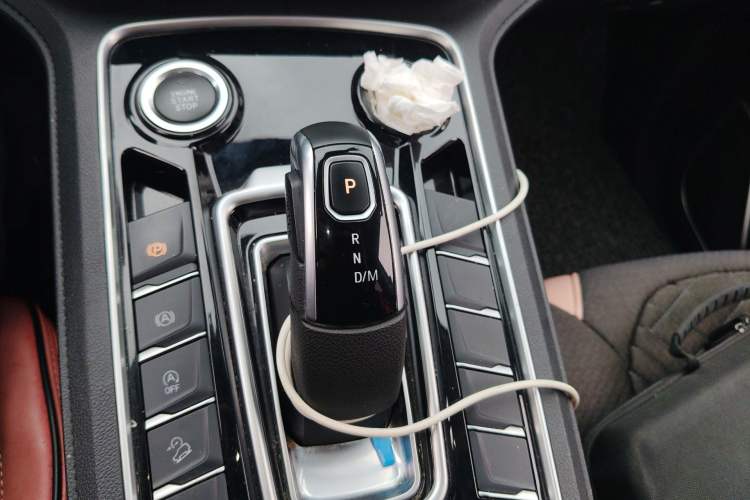 Used JMC Yuhu 9 2019 2.0T Automatic Gasoline Two-Wheel Drive Comfort Edition Gear Lever
