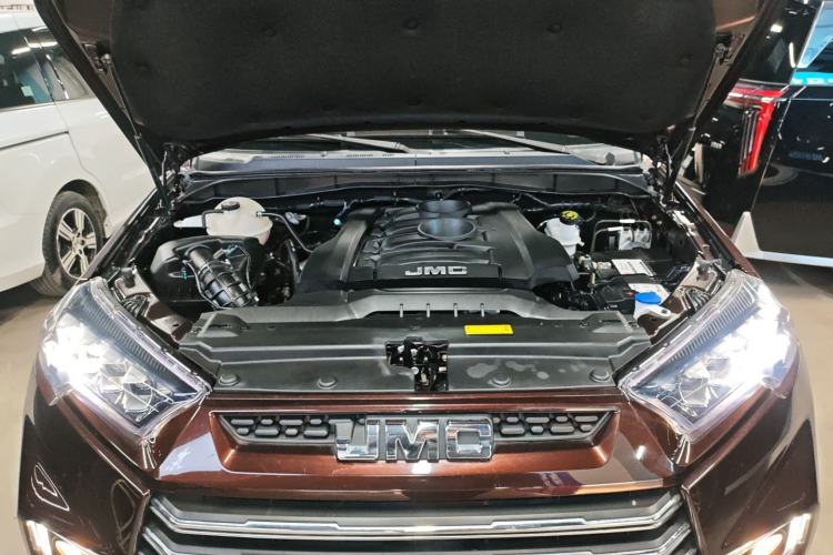 Used JMC Yuhu 9 2019 2.0T Automatic Gasoline 4x4 Comfort Edition Engine Bay