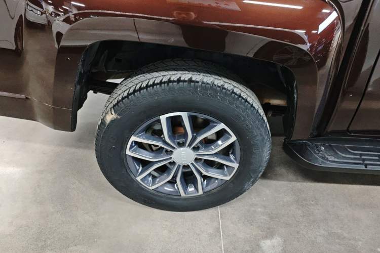 Used JMC Yuhu 9 2019 2.0T Automatic Gasoline 4x4 Comfort Edition Exterior 8