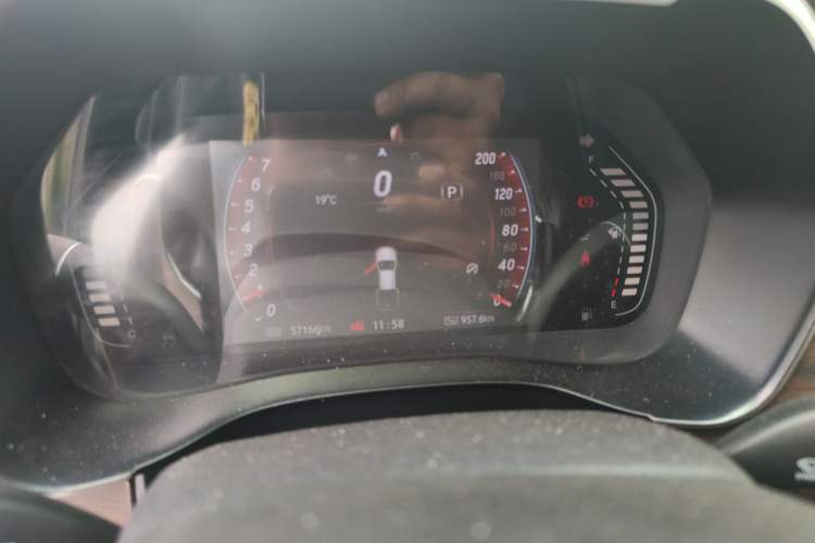 Used JMC Yuhu 9 2019 2.0T Automatic Gasoline Two-Wheel Drive Comfort Edition Instrument Cluster