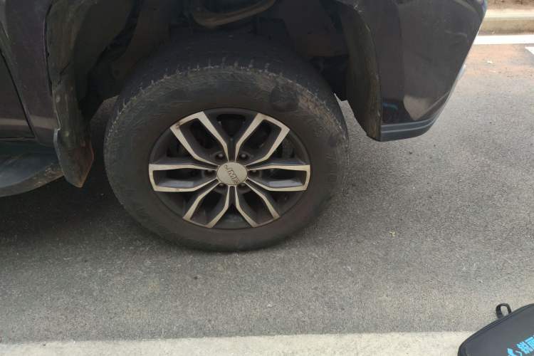 Used JMC Yuhu 9 2019 2.0T Automatic Gasoline Two-Wheel Drive Comfort Edition Right Front Wheel Hub