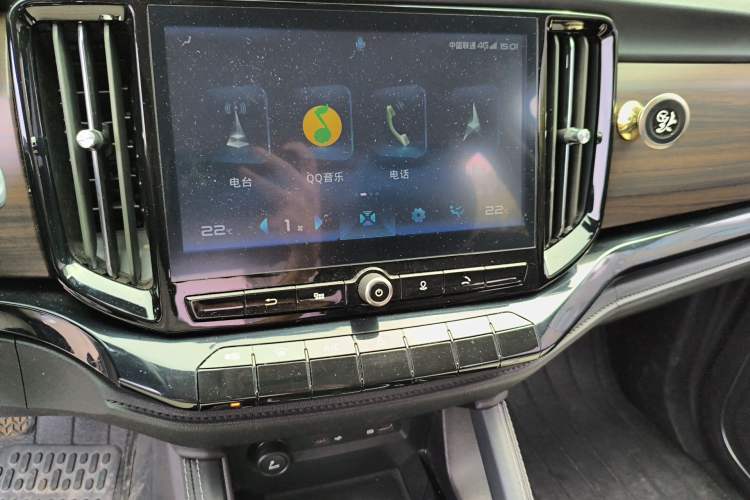 Used JMC Yuhu 9 2019 2.0T Manual Gasoline Two-Wheel Drive Comfort Edition Audio And AC Panel