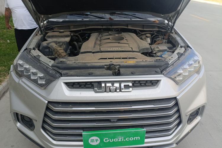Used JMC Yuhu 9 2019 2.0T Automatic Gasoline Two-Wheel Drive Comfort Edition Engine Bay