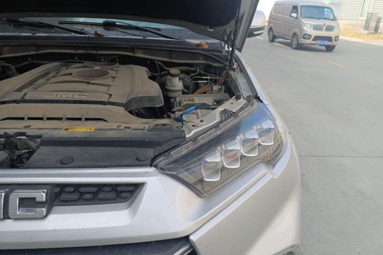 Used JMC Yuhu 9 2019 2.0T Automatic Gasoline Two-Wheel Drive Comfort Edition Engine Bay Left