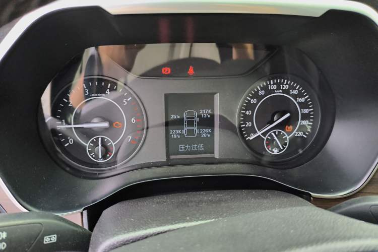 Used JMC Yuhu 9 2019 2.0T Manual Gasoline Two-Wheel Drive Comfort Edition Instrument Cluster