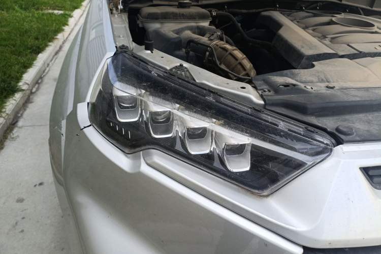 Used JMC Yuhu 9 2019 2.0T Automatic Gasoline Two-Wheel Drive Comfort Edition Right Front Headlight