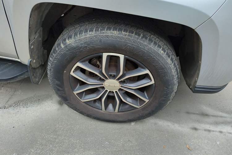Used JMC Yuhu 9 2019 2.0T Manual Gasoline Two-Wheel Drive Comfort Edition Right Front Wheel Hub