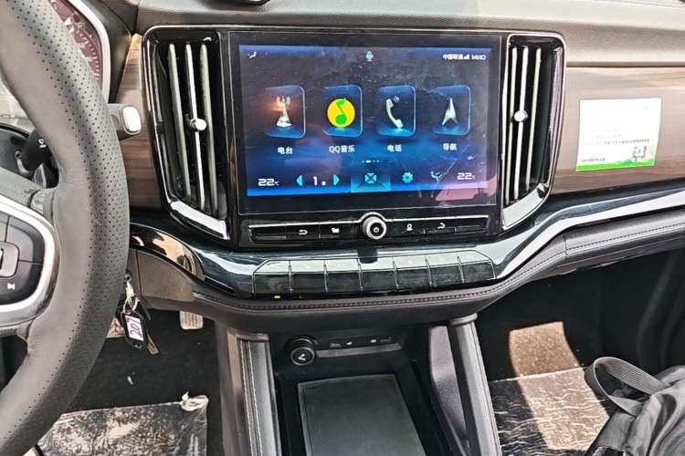 Used JMC Yuhu 9 2019 2.0T Manual Gasoline 4x4 Comfort Edition Audio And AC Panel