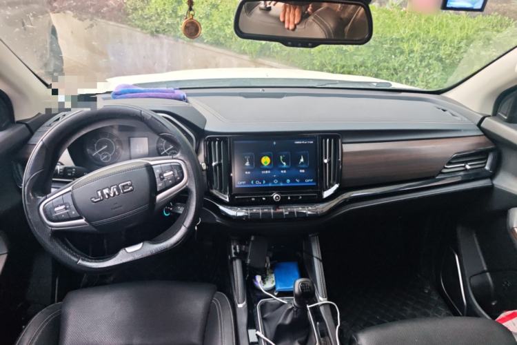 Used JMC Yuhu 9 2019 2.0T Manual Gasoline 4x4 Comfort Edition Center Console