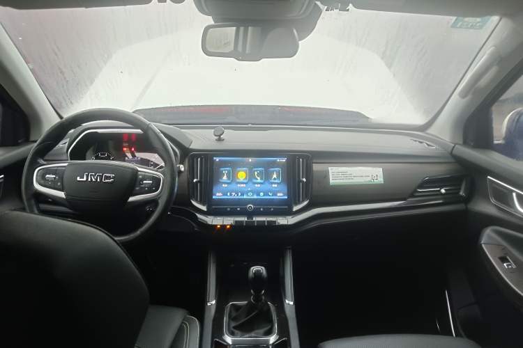 Used JMC Yuhu 9 2019 2.0T Manual Gasoline 4x4 Comfort Edition Center Console