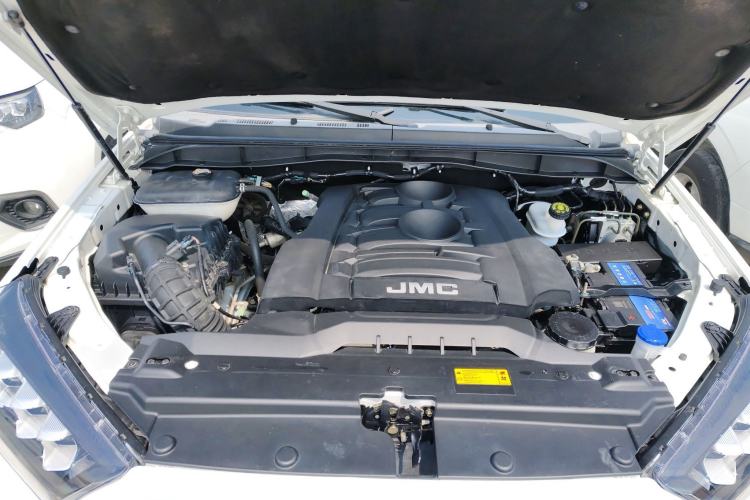 Used JMC Yuhu 9 2019 2.0T Manual Gasoline 4x4 Comfort Edition Engine Bay