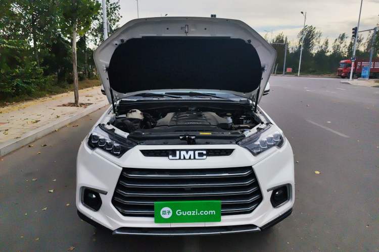 Used JMC Yuhu 9 2019 2.0T Automatic Gasoline Two-Wheel Drive Comfort Edition Engine Bay
