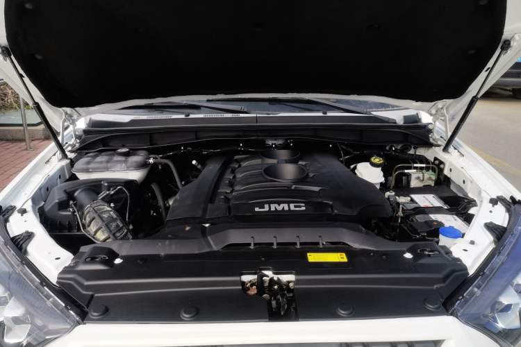 Used JMC Yuhu 9 2019 2.0T Automatic Gasoline Two-Wheel Drive Luxury Edition Engine Bay