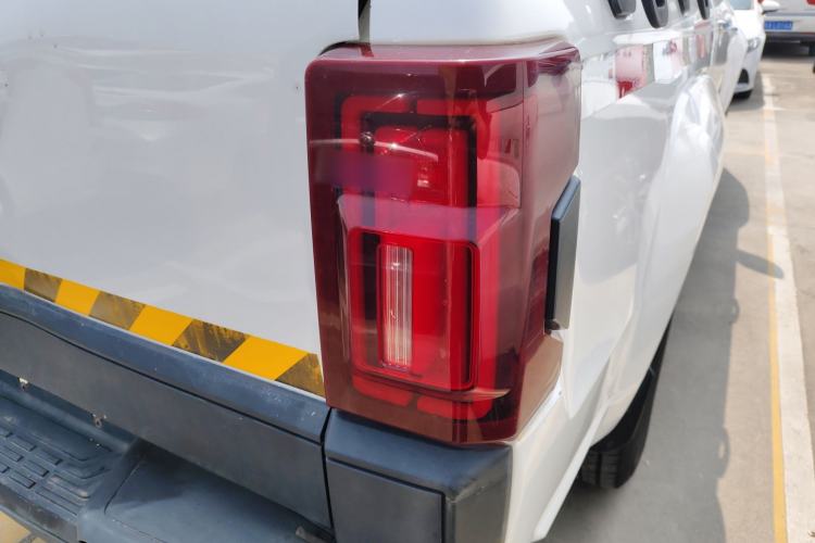 Used JMC Yuhu 9 2019 2.0T Manual Gasoline 4x4 Comfort Edition Exterior 3