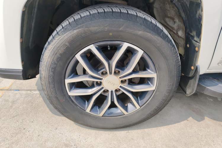 Used JMC Yuhu 9 2019 2.0T Manual Gasoline 4x4 Comfort Edition Exterior 4