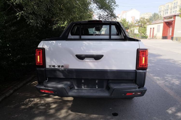 Used JMC Yuhu 9 2019 2.0T Automatic Gasoline Two-Wheel Drive Luxury Edition Exterior 4