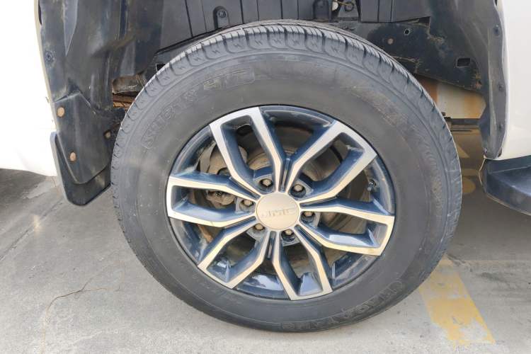 Used JMC Yuhu 9 2019 2.0T Manual Gasoline 4x4 Comfort Edition Exterior 5