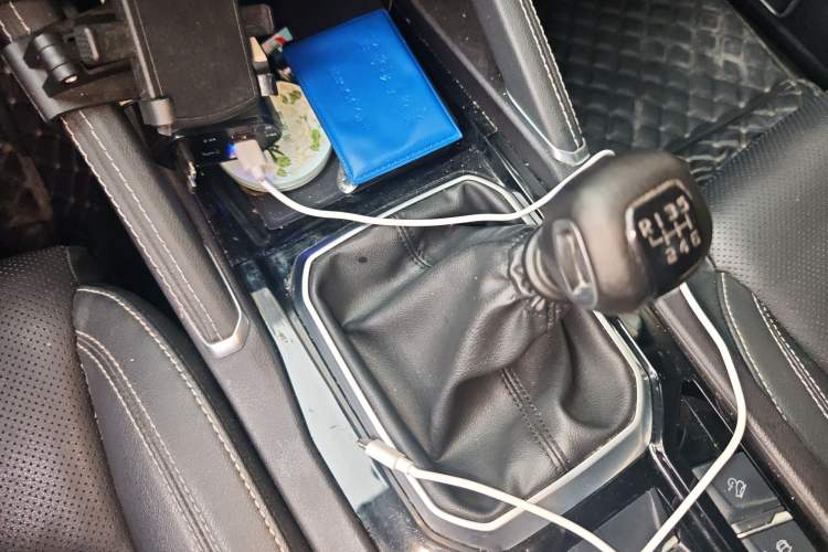Used JMC Yuhu 9 2019 2.0T Manual Gasoline 4x4 Comfort Edition Gear Lever