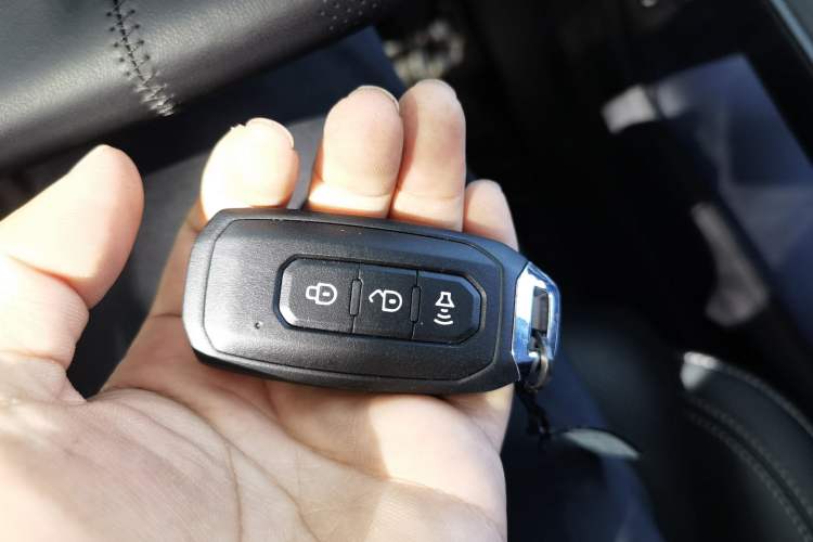 Used JMC Yuhu 9 2019 2.0T Automatic Gasoline Two-Wheel Drive Luxury Edition Interior 1