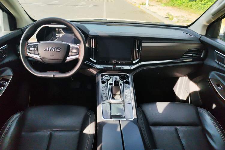 Used JMC Yuhu 9 2019 2.0T Automatic Gasoline Two-Wheel Drive Comfort Edition Interior 2