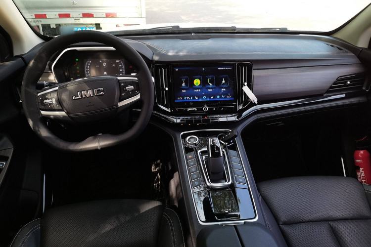 Used JMC Yuhu 9 2019 2.0T Automatic Gasoline Two-Wheel Drive Luxury Edition Interior 2