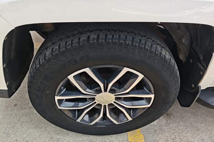 Used JMC Yuhu 9 2019 2.0T Manual Gasoline 4x4 Comfort Edition Left Front Wheel Hub