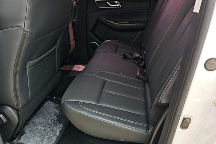 Used JMC Yuhu 9 2019 2.0T Manual Gasoline 4x4 Comfort Edition Left Rear Seat