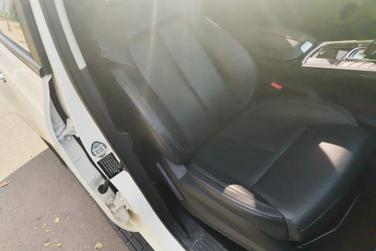 Used JMC Yuhu 9 2019 2.0T Automatic Gasoline Two-Wheel Drive Comfort Edition Right Front Seat