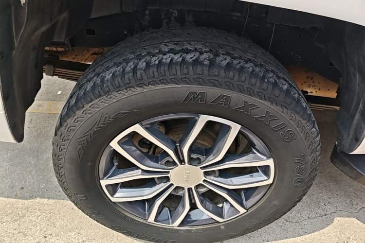 Used JMC Yuhu 9 2019 2.0T Manual Gasoline 4x4 Comfort Edition Right Rear Wheel Hub