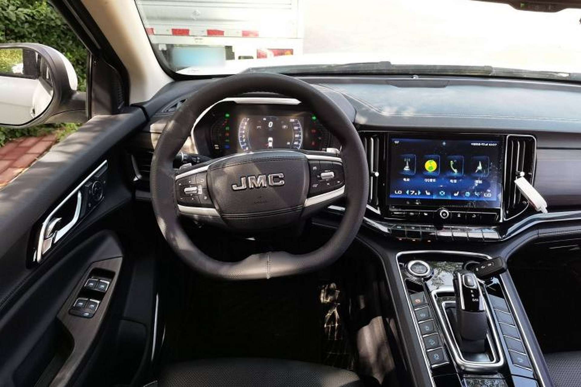 Used JMC Yuhu 9 2019 2.0T Automatic Gasoline Two-Wheel Drive Luxury Edition Steering Wheel