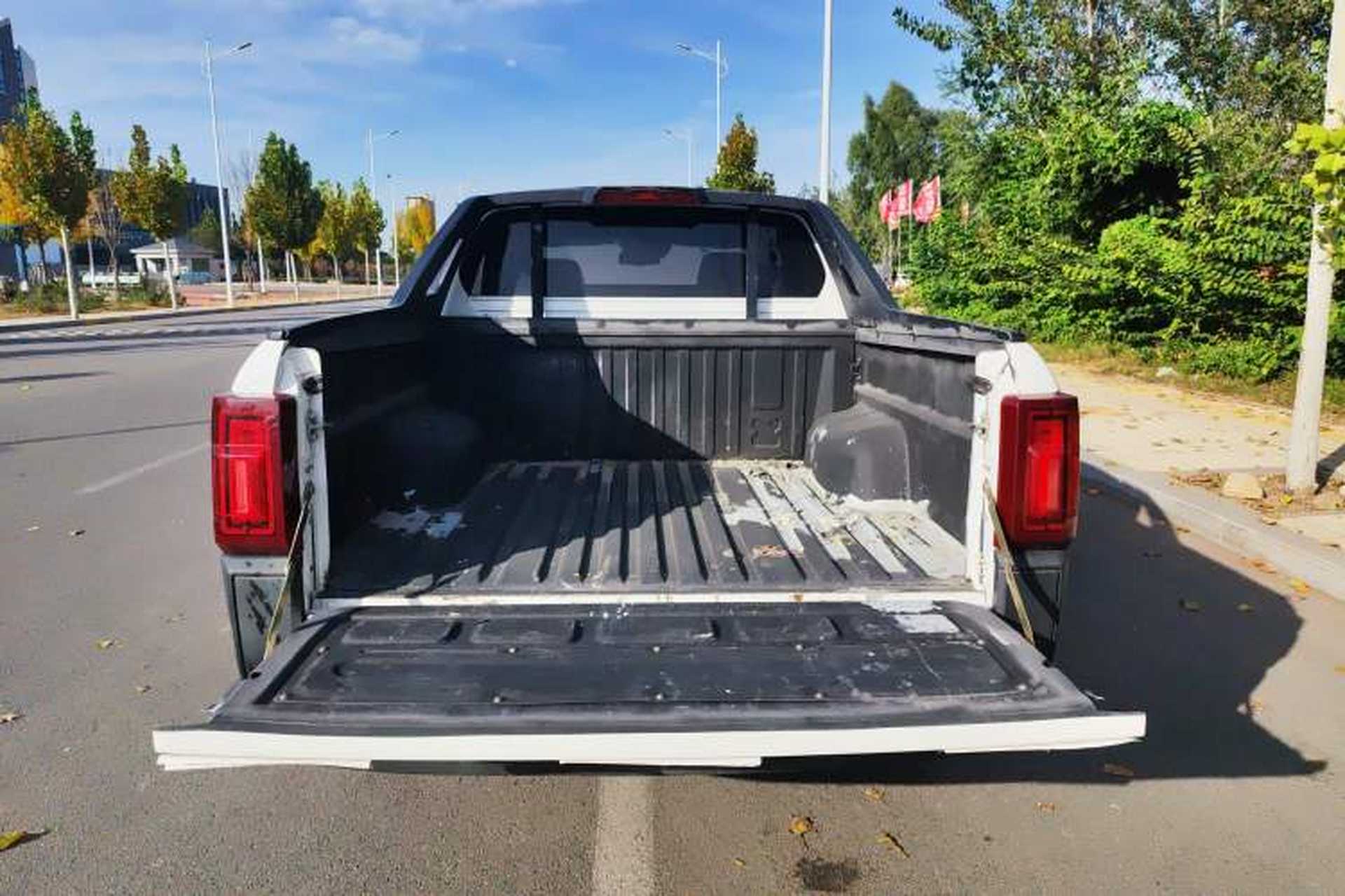 Used JMC Yuhu 9 2019 2.0T Automatic Gasoline Two-Wheel Drive Comfort Edition Trunk