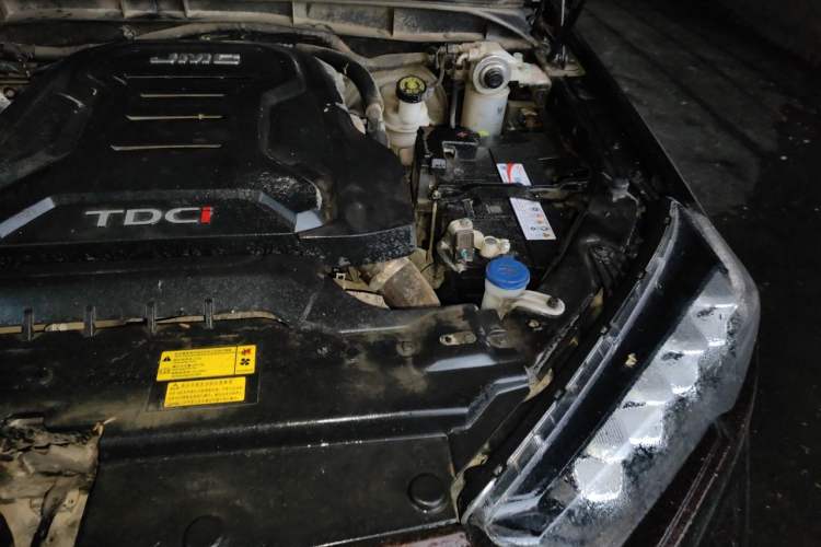 Used JMC Yuhu 9 2020 2.0T Automatic Diesel 4x4 Comfort Edition Engine Bay Left