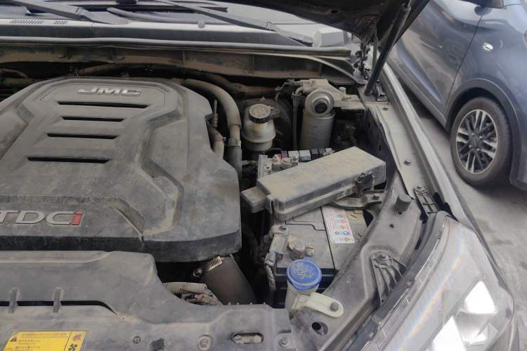 Used JMC Yuhu 9 2020 2.0T Automatic Diesel 4x4 Comfort Edition Engine Bay Left